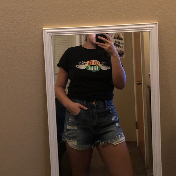 HOLLISTER High Rise Vintage Denim Shorts - Picture 4 of 6